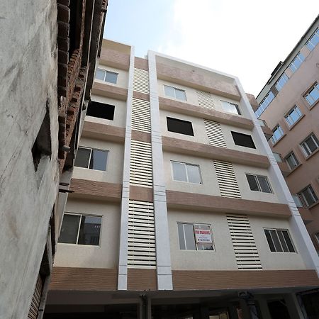 Oyo Home 10059 Modern 2Bhk Gulabh Bagh Udaipur Exterior photo