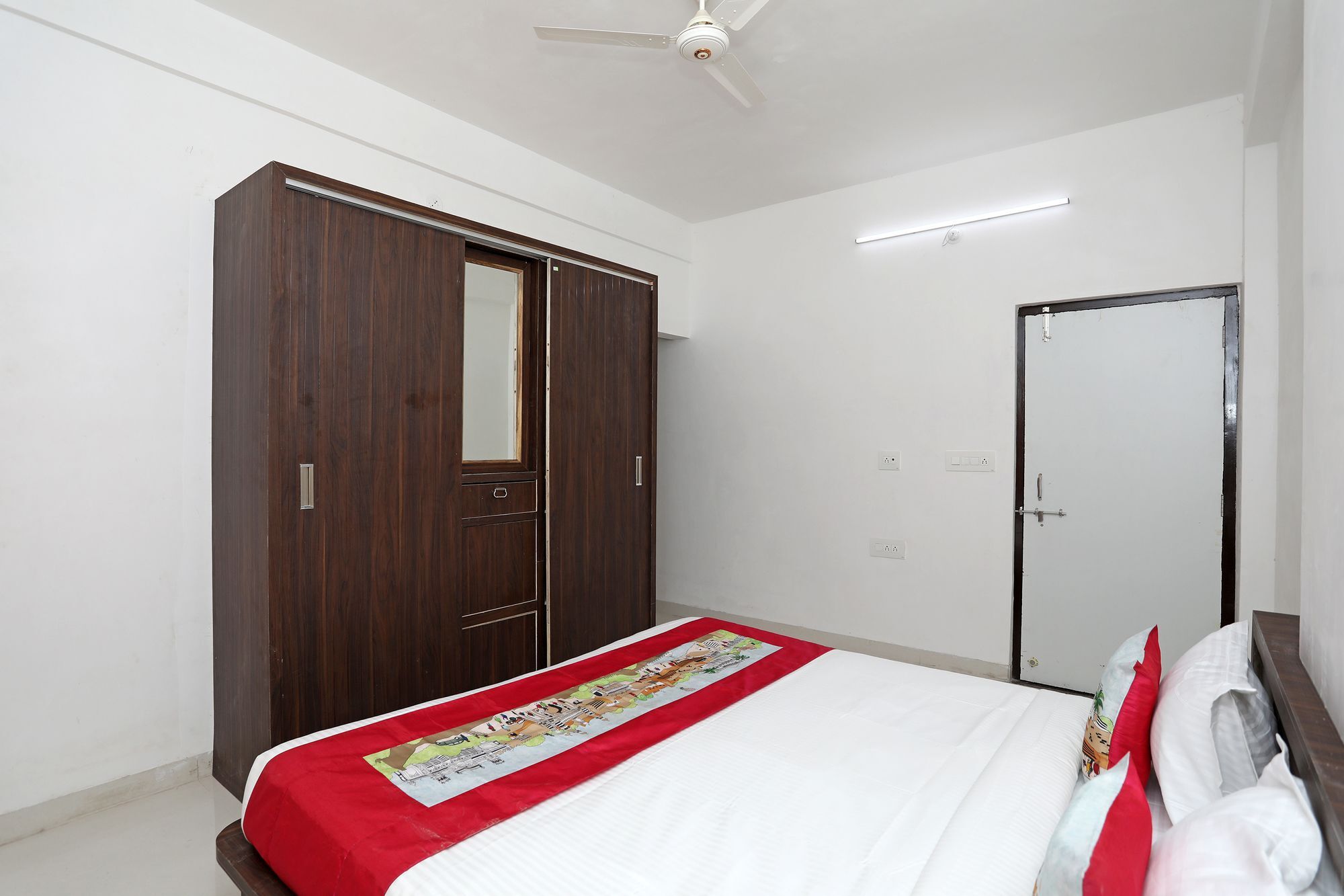Oyo Home 10059 Modern 2Bhk Gulabh Bagh Udaipur Exterior photo